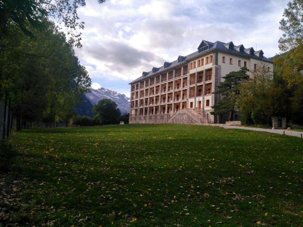 Хостел La Casa De Pineta Бьельса Экстерьер фото